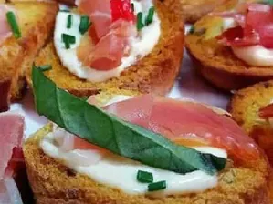 Crostini gourmet para cóctel, San Pablo Quinta Normal